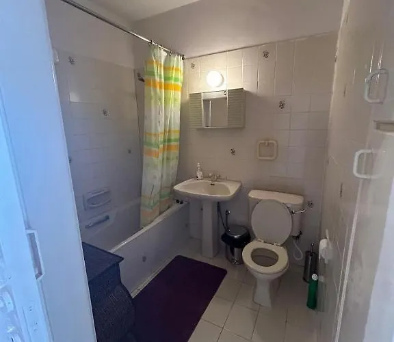 Two Floor Maisonette By The Sea Apartmán